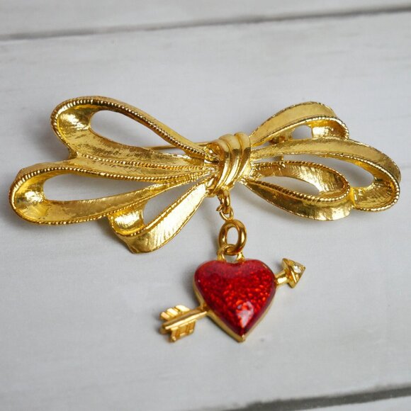 Phister Ent 1996 Ribbon Red Enamel Dangle Heart Brooch Valentine's Day Gold Tone - Picture 1 of 7